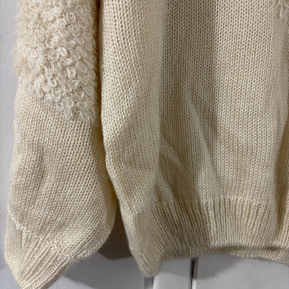 Cream Textured Pullover Sweater Size M/L NWT - Picture 3 of 10